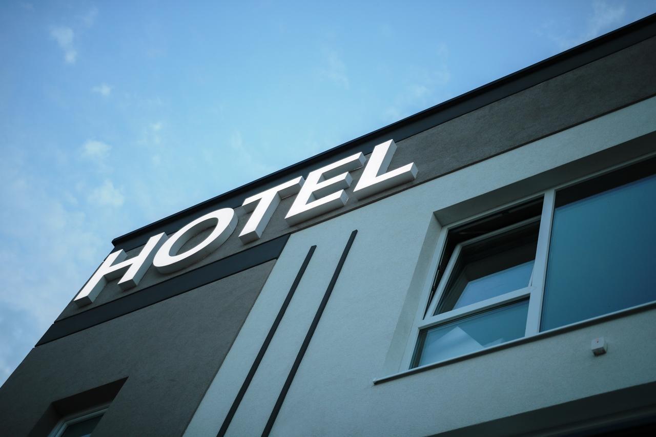 Hotel Sax Gracanica Gracanica  Exteriör bild